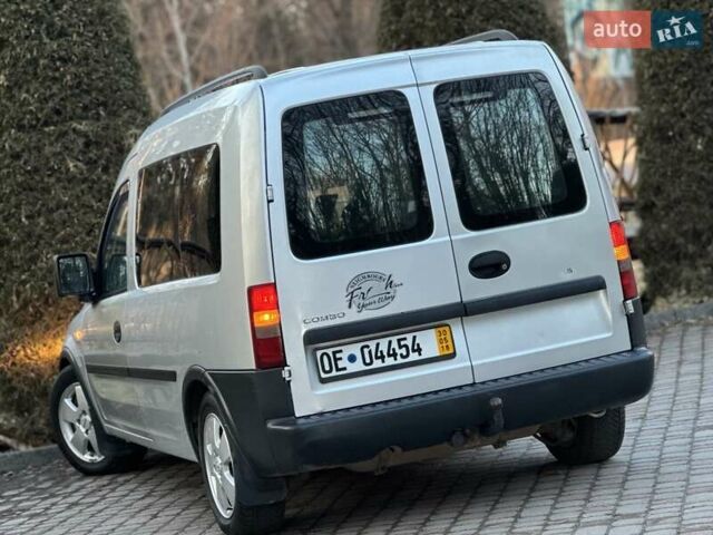 Серый Опель Комбо груз.-пасс., объемом двигателя 1.6 л и пробегом 230 тыс. км за 3800 $, фото 20 на Automoto.ua