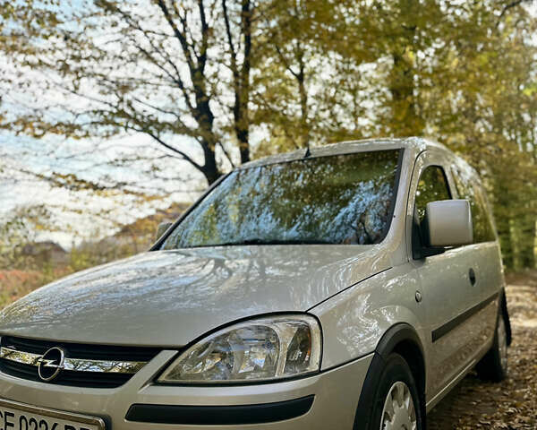 Серый Опель Комбо груз.-пасс., объемом двигателя 1.7 л и пробегом 230 тыс. км за 4900 $, фото 33 на Automoto.ua