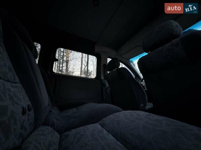 Серый Опель Комбо груз.-пасс., объемом двигателя 1.6 л и пробегом 230 тыс. км за 3800 $, фото 46 на Automoto.ua