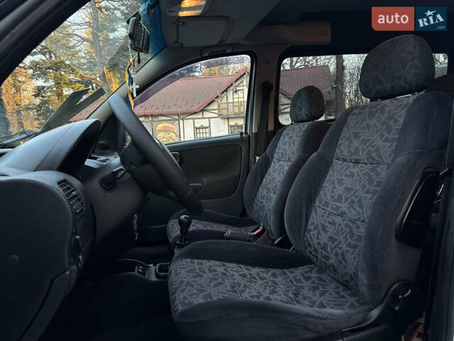 Серый Опель Комбо груз.-пасс., объемом двигателя 1.6 л и пробегом 218 тыс. км за 3600 $, фото 25 на Automoto.ua