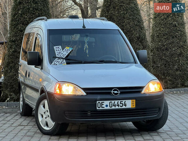 Серый Опель Комбо груз.-пасс., объемом двигателя 1.6 л и пробегом 218 тыс. км за 3600 $, фото 2 на Automoto.ua
