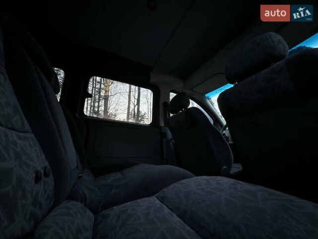 Серый Опель Комбо груз.-пасс., объемом двигателя 1.6 л и пробегом 218 тыс. км за 3600 $, фото 40 на Automoto.ua