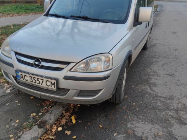 Серый Опель Комбо груз.-пасс., объемом двигателя 1.6 л и пробегом 250 тыс. км за 4500 $, фото 3 на Automoto.ua