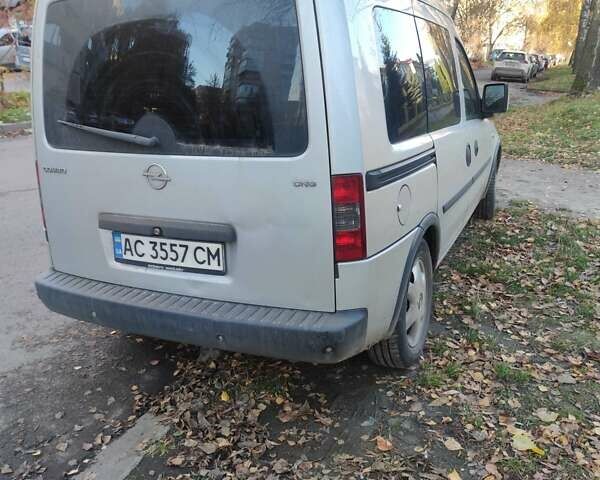 Серый Опель Комбо груз.-пасс., объемом двигателя 1.6 л и пробегом 250 тыс. км за 4500 $, фото 1 на Automoto.ua