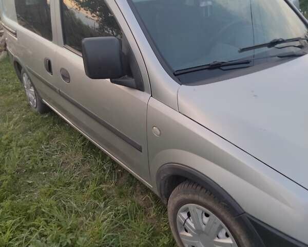 Сірий Опель Комбо вант.-пас., об'ємом двигуна 1.25 л та пробігом 274 тис. км за 3500 $, фото 6 на Automoto.ua