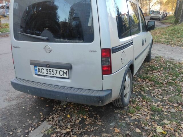 Серый Опель Комбо груз.-пасс., объемом двигателя 1.6 л и пробегом 250 тыс. км за 4500 $, фото 2 на Automoto.ua
