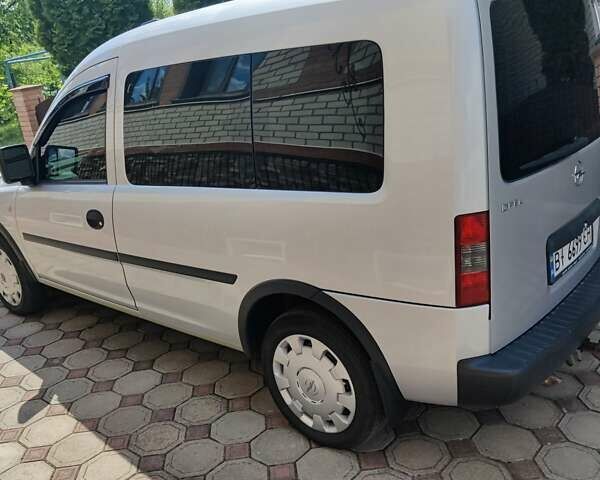 Серый Опель Комбо груз.-пасс., объемом двигателя 1.4 л и пробегом 145 тыс. км за 6200 $, фото 8 на Automoto.ua