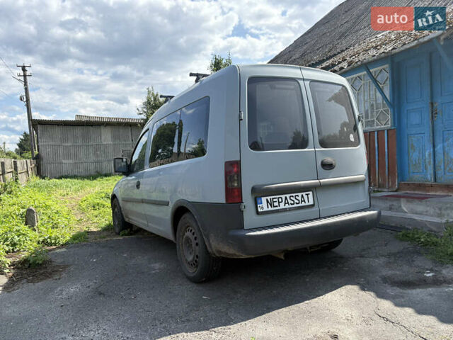 Серый Опель Комбо груз.-пасс., объемом двигателя 1.69 л и пробегом 350 тыс. км за 3500 $, фото 1 на Automoto.ua