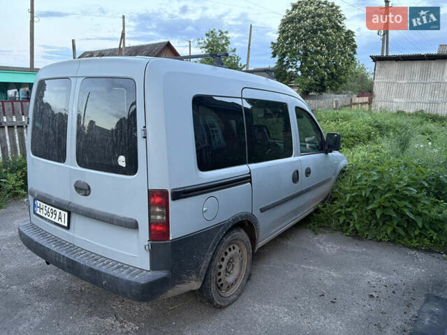 Серый Опель Комбо груз.-пасс., объемом двигателя 1.69 л и пробегом 350 тыс. км за 3500 $, фото 6 на Automoto.ua