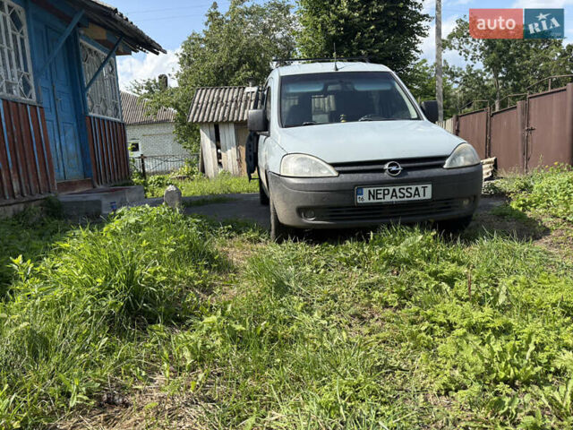 Серый Опель Комбо груз.-пасс., объемом двигателя 1.69 л и пробегом 350 тыс. км за 3500 $, фото 2 на Automoto.ua