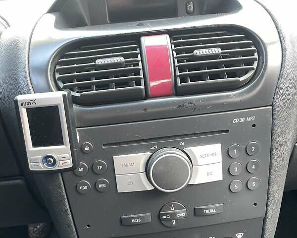 Сірий Опель Комбо вант.-пас., об'ємом двигуна 1.7 л та пробігом 234 тис. км за 4300 $, фото 6 на Automoto.ua