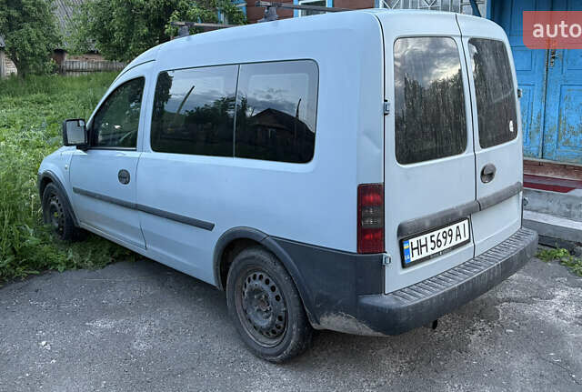 Серый Опель Комбо груз.-пасс., объемом двигателя 1.69 л и пробегом 350 тыс. км за 3500 $, фото 7 на Automoto.ua