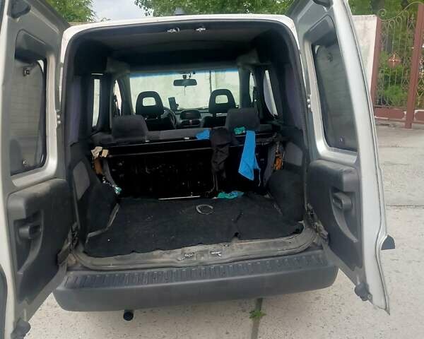 Серый Опель Комбо груз.-пасс., объемом двигателя 1.69 л и пробегом 100 тыс. км за 4000 $, фото 6 на Automoto.ua