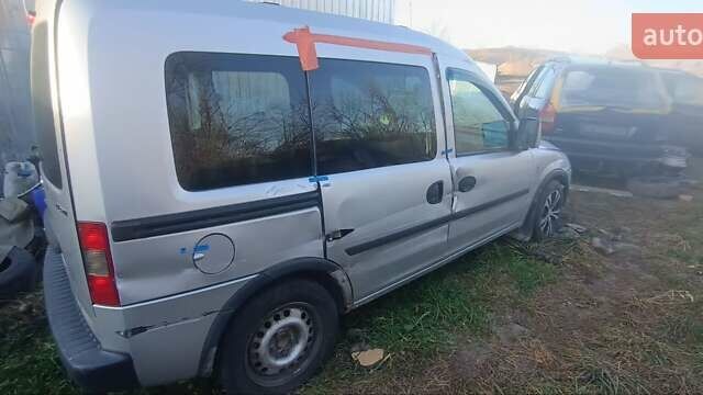 Сірий Опель Комбо вант.-пас., об'ємом двигуна 1.7 л та пробігом 300 тис. км за 1700 $, фото 5 на Automoto.ua