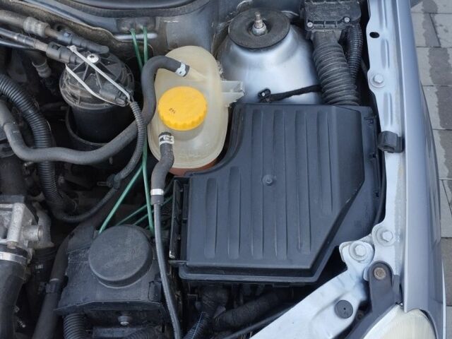 Сірий Опель Комбо вант.-пас., об'ємом двигуна 1.7 л та пробігом 217 тис. км за 6300 $, фото 18 на Automoto.ua