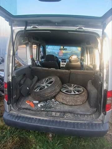 Сірий Опель Комбо вант.-пас., об'ємом двигуна 1.7 л та пробігом 300 тис. км за 1700 $, фото 7 на Automoto.ua