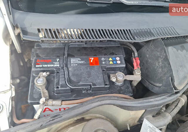 Сірий Опель Комбо вант.-пас., об'ємом двигуна 1.3 л та пробігом 250 тис. км за 4300 $, фото 5 на Automoto.ua