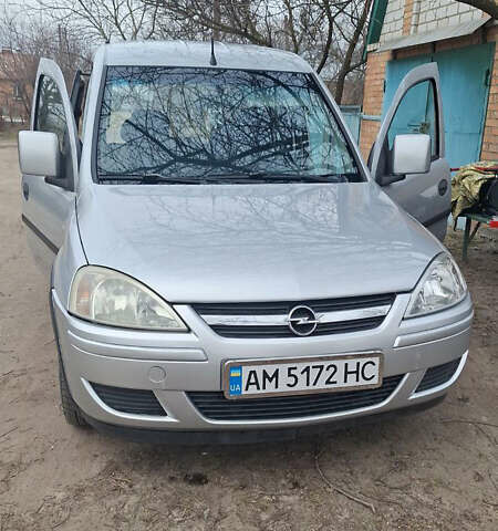 Сірий Опель Комбо вант.-пас., об'ємом двигуна 1.3 л та пробігом 250 тис. км за 4300 $, фото 2 на Automoto.ua