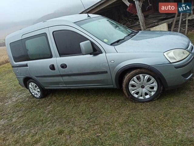 Сірий Опель Комбо вант.-пас., об'ємом двигуна 1.25 л та пробігом 198 тис. км за 4999 $, фото 5 на Automoto.ua