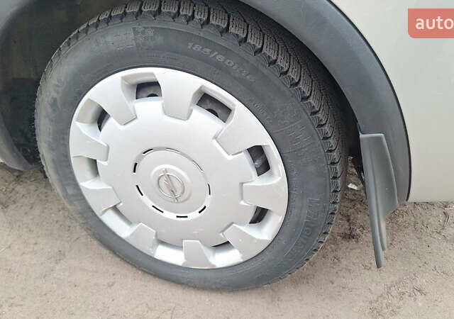 Сірий Опель Комбо вант.-пас., об'ємом двигуна 1.3 л та пробігом 250 тис. км за 4300 $, фото 6 на Automoto.ua