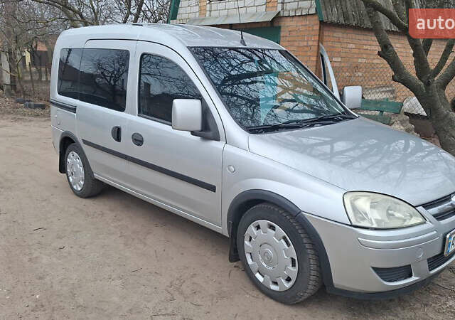 Сірий Опель Комбо вант.-пас., об'ємом двигуна 1.3 л та пробігом 250 тис. км за 4300 $, фото 17 на Automoto.ua