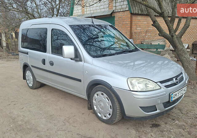 Сірий Опель Комбо вант.-пас., об'ємом двигуна 1.3 л та пробігом 250 тис. км за 4300 $, фото 1 на Automoto.ua