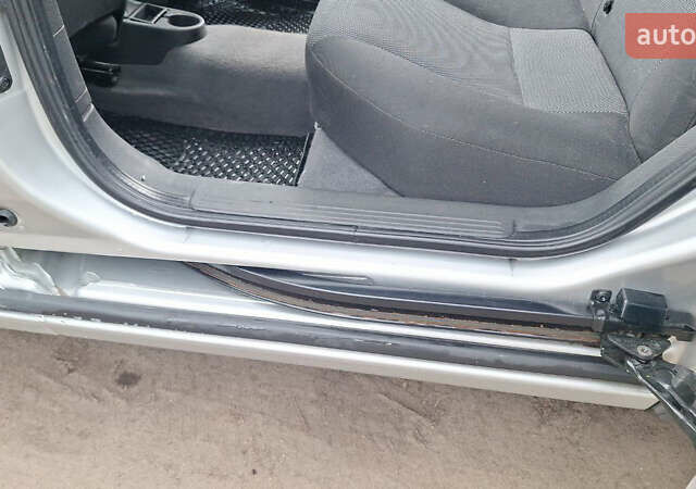 Сірий Опель Комбо вант.-пас., об'ємом двигуна 1.3 л та пробігом 250 тис. км за 4300 $, фото 10 на Automoto.ua