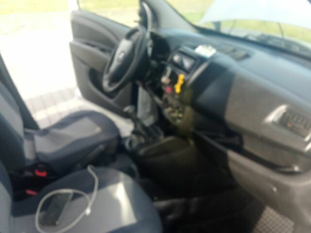 Сірий Опель Комбо вант.-пас., об'ємом двигуна 1.6 л та пробігом 116 тис. км за 7200 $, фото 6 на Automoto.ua