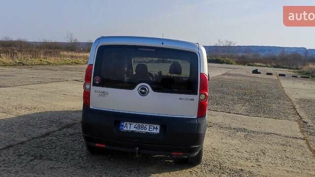 Серый Опель Комбо груз.-пасс., объемом двигателя 1.6 л и пробегом 256 тыс. км за 6700 $, фото 9 на Automoto.ua