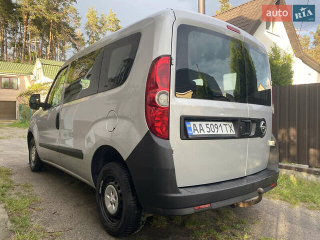 Серый Опель Комбо груз.-пасс., объемом двигателя 1.3 л и пробегом 217 тыс. км за 7100 $, фото 8 на Automoto.ua