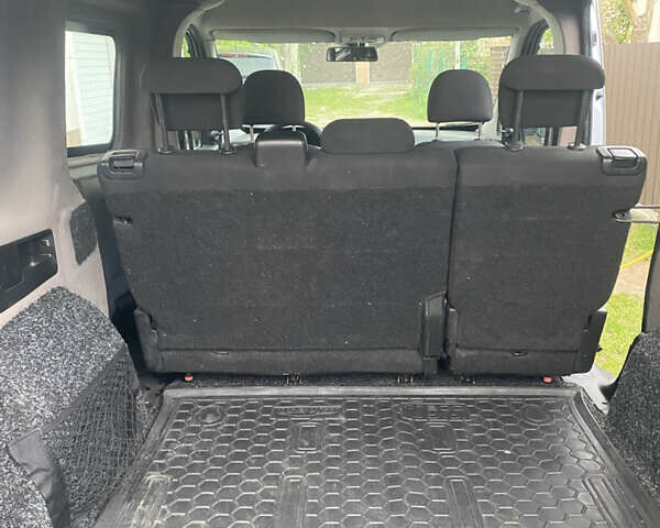 Серый Опель Комбо груз.-пасс., объемом двигателя 1.3 л и пробегом 217 тыс. км за 7100 $, фото 17 на Automoto.ua