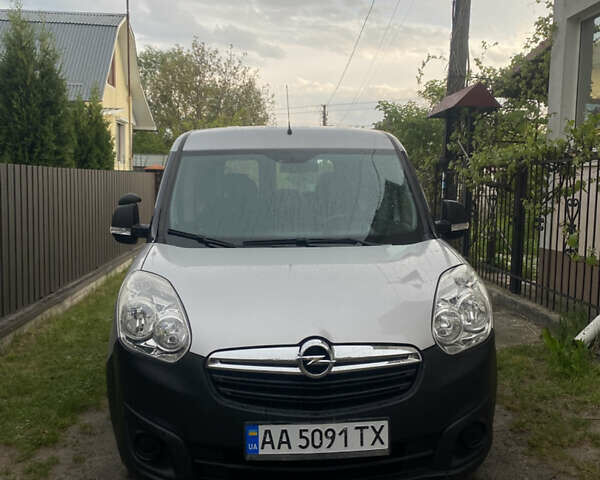 Серый Опель Комбо груз.-пасс., объемом двигателя 1.3 л и пробегом 217 тыс. км за 7100 $, фото 1 на Automoto.ua