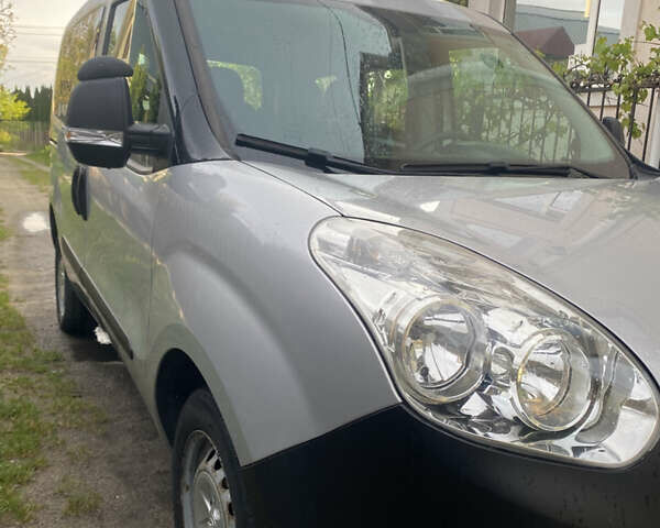 Серый Опель Комбо груз.-пасс., объемом двигателя 1.3 л и пробегом 217 тыс. км за 7100 $, фото 3 на Automoto.ua