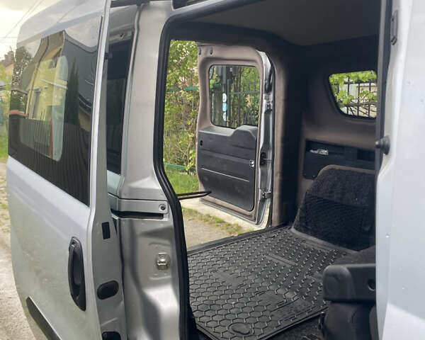 Серый Опель Комбо груз.-пасс., объемом двигателя 1.3 л и пробегом 217 тыс. км за 7100 $, фото 18 на Automoto.ua