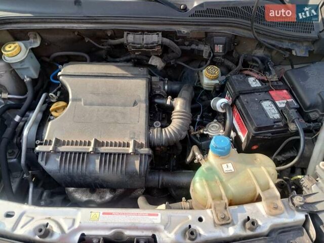 Серый Опель Комбо груз.-пасс., объемом двигателя 1.4 л и пробегом 154 тыс. км за 7600 $, фото 6 на Automoto.ua