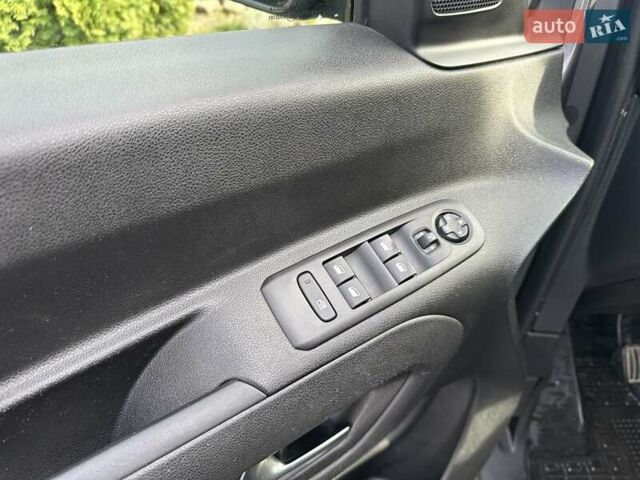 Сірий Опель Комбо вант.-пас., об'ємом двигуна 1.5 л та пробігом 205 тис. км за 13500 $, фото 13 на Automoto.ua