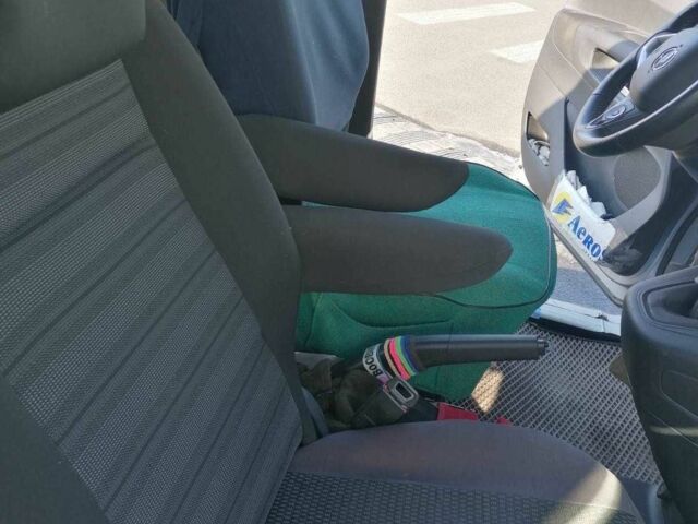 Серый Опель Комбо груз.-пасс., объемом двигателя 1.5 л и пробегом 31 тыс. км за 23332 $, фото 9 на Automoto.ua