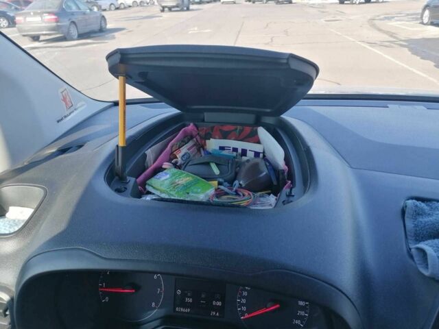 Сірий Опель Комбо вант.-пас., об'ємом двигуна 1.5 л та пробігом 31 тис. км за 23322 $, фото 6 на Automoto.ua