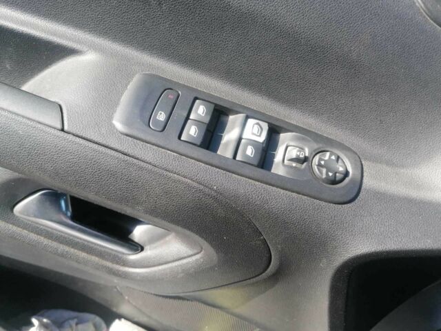 Серый Опель Комбо груз.-пасс., объемом двигателя 1.5 л и пробегом 31 тыс. км за 23332 $, фото 12 на Automoto.ua