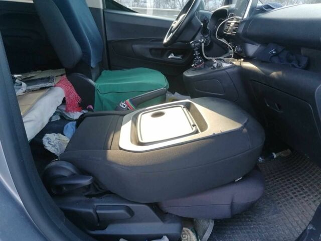 Серый Опель Комбо груз.-пасс., объемом двигателя 1.5 л и пробегом 31 тыс. км за 22232 $, фото 8 на Automoto.ua