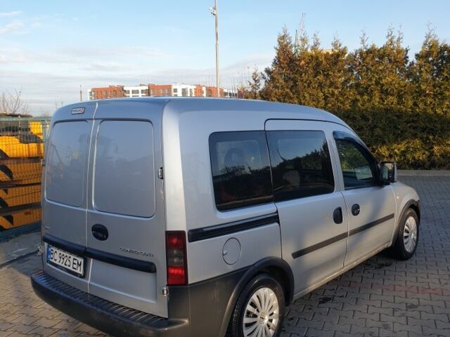 Серый Опель Комбо груз.-пасс., объемом двигателя 1.2 л и пробегом 242 тыс. км за 2358 $, фото 4 на Automoto.ua