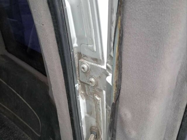 Серый Опель Комбо груз.-пасс., объемом двигателя 1.3 л и пробегом 200 тыс. км за 2800 $, фото 3 на Automoto.ua