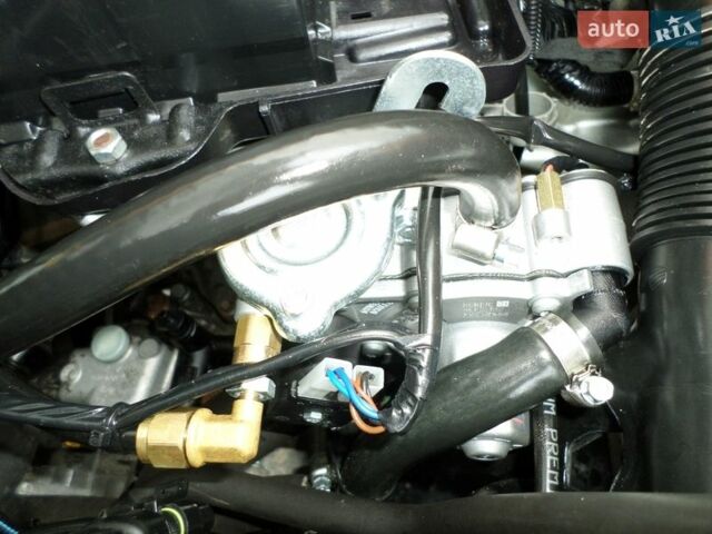 Сірий Опель Комбо вант.-пас., об'ємом двигуна 1.4 л та пробігом 181 тис. км за 11200 $, фото 33 на Automoto.ua