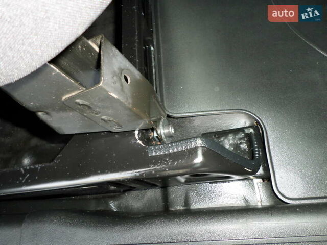 Сірий Опель Комбо вант.-пас., об'ємом двигуна 1.4 л та пробігом 181 тис. км за 11200 $, фото 15 на Automoto.ua