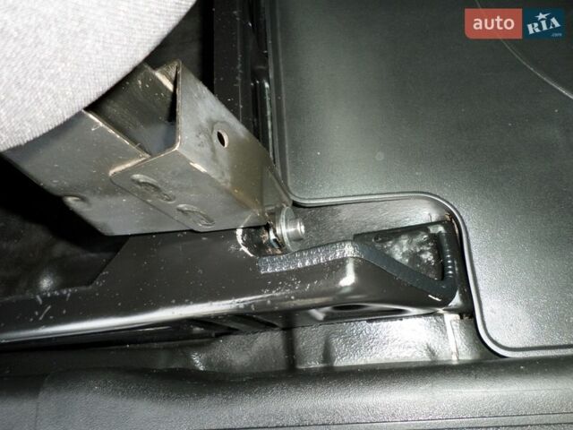 Сірий Опель Комбо вант.-пас., об'ємом двигуна 1.4 л та пробігом 181 тис. км за 11200 $, фото 28 на Automoto.ua