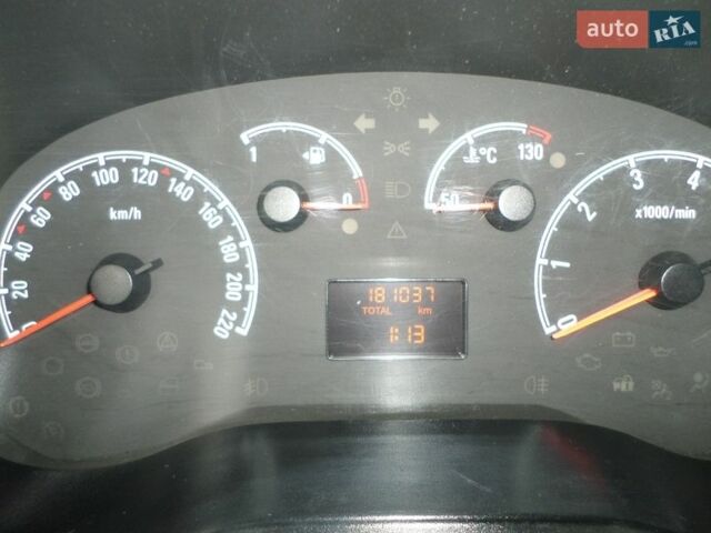 Сірий Опель Комбо вант.-пас., об'ємом двигуна 1.4 л та пробігом 181 тис. км за 11200 $, фото 38 на Automoto.ua