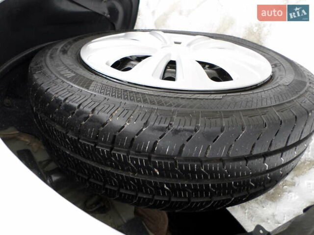 Сірий Опель Комбо вант.-пас., об'ємом двигуна 1.4 л та пробігом 181 тис. км за 11200 $, фото 24 на Automoto.ua