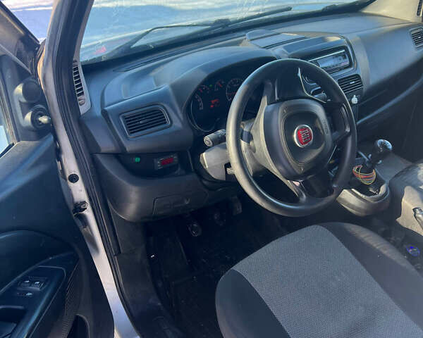 Сірий Опель Комбо вант.-пас., об'ємом двигуна 1.6 л та пробігом 300 тис. км за 8700 $, фото 2 на Automoto.ua