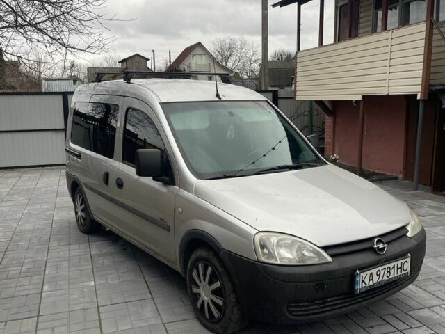 Сірий Опель Комбо вант.-пас., об'ємом двигуна 1.7 л та пробігом 324 тис. км за 3650 $, фото 1 на Automoto.ua