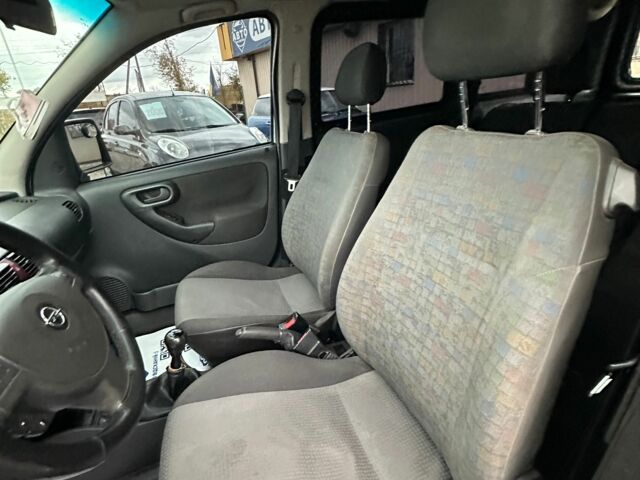 Опель Комбо вант.-пас. 2008 у Кривому Розі на Automoto.ua Сірий Опель Комбо вант.-пас., об'ємом двигуна 1.7 л та пробігом 230 тис. км за 4700 $, фото 4 на Automoto.ua